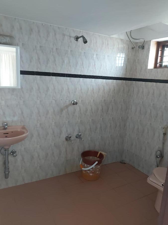 Malpans Mansion Hotel Nedumbassery Bagian luar foto